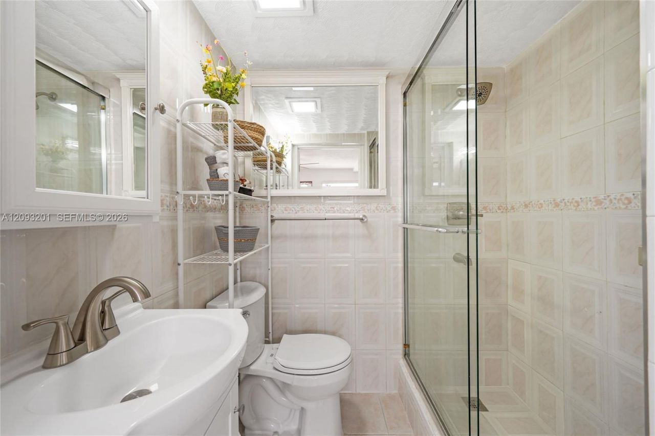 1250 W 34th St , Hialeah, FL 33012 Photo