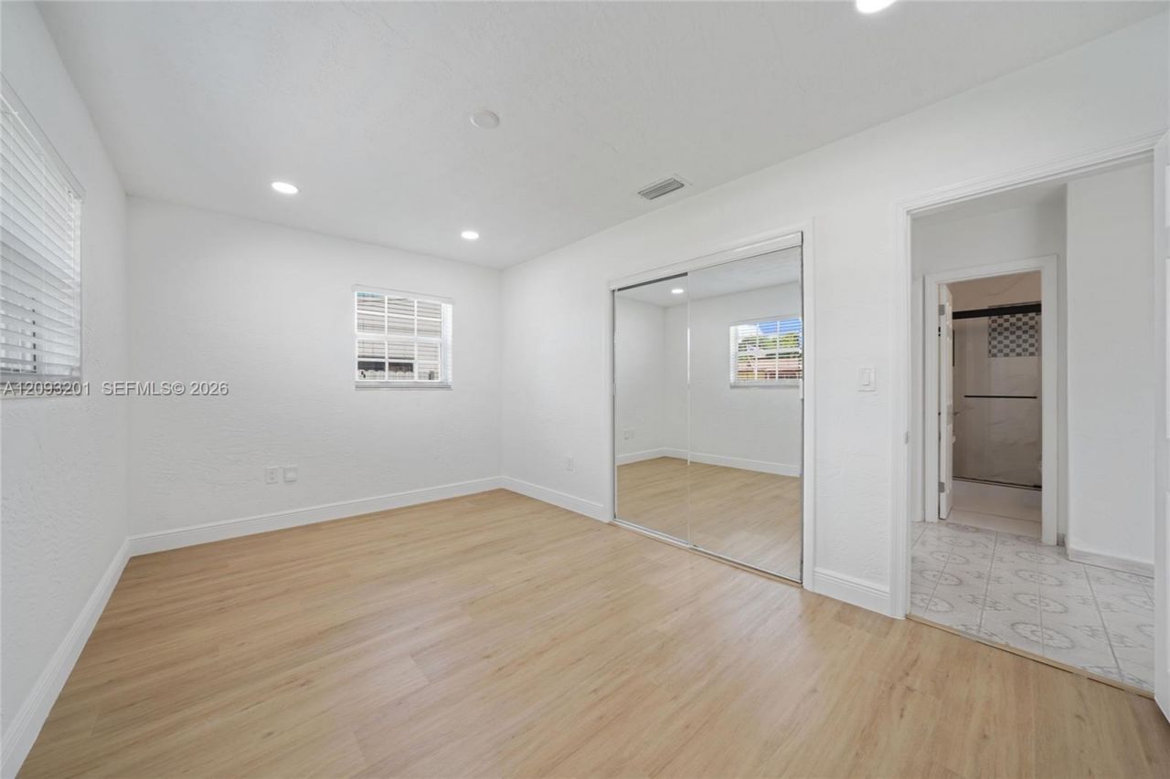 1250 W 34th St , Hialeah, FL 33012 Photo