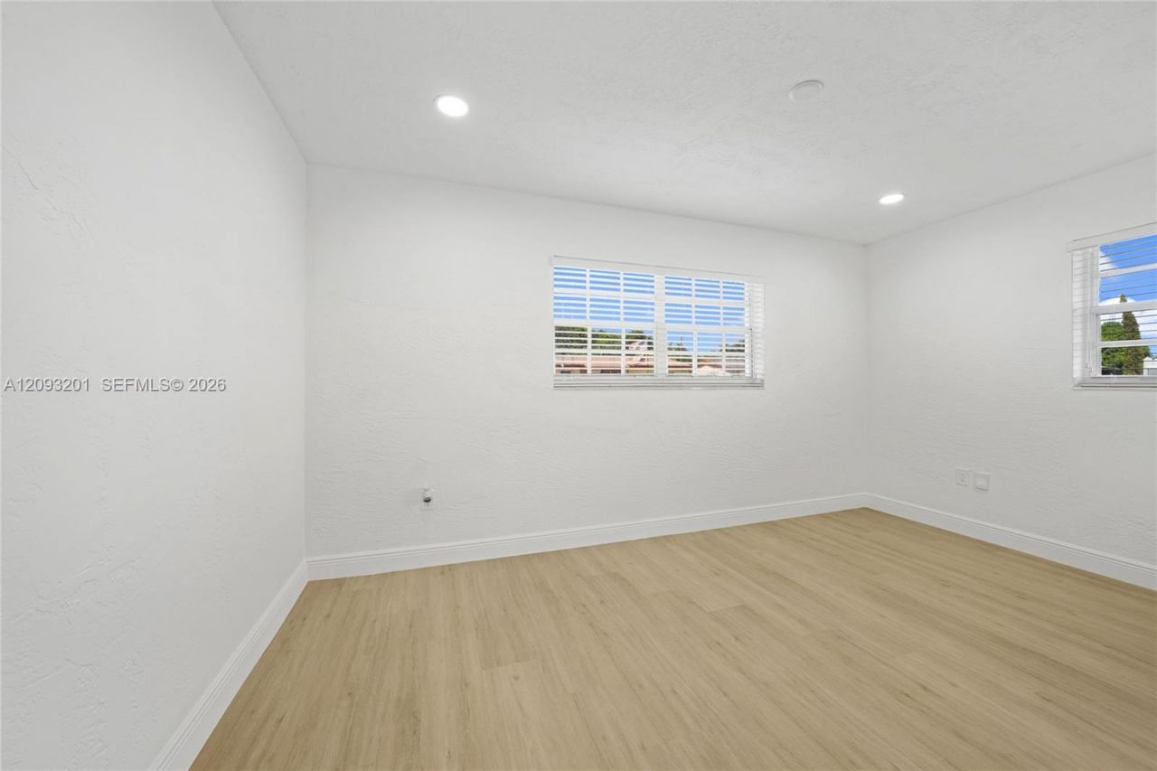 1250 W 34th St , Hialeah, FL 33012 Photo