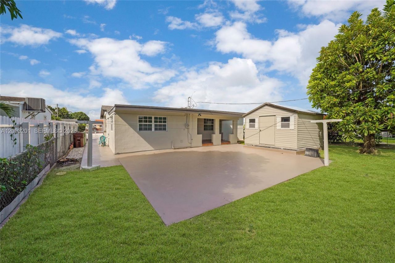 1250 W 34th St , Hialeah, FL 33012 Photo