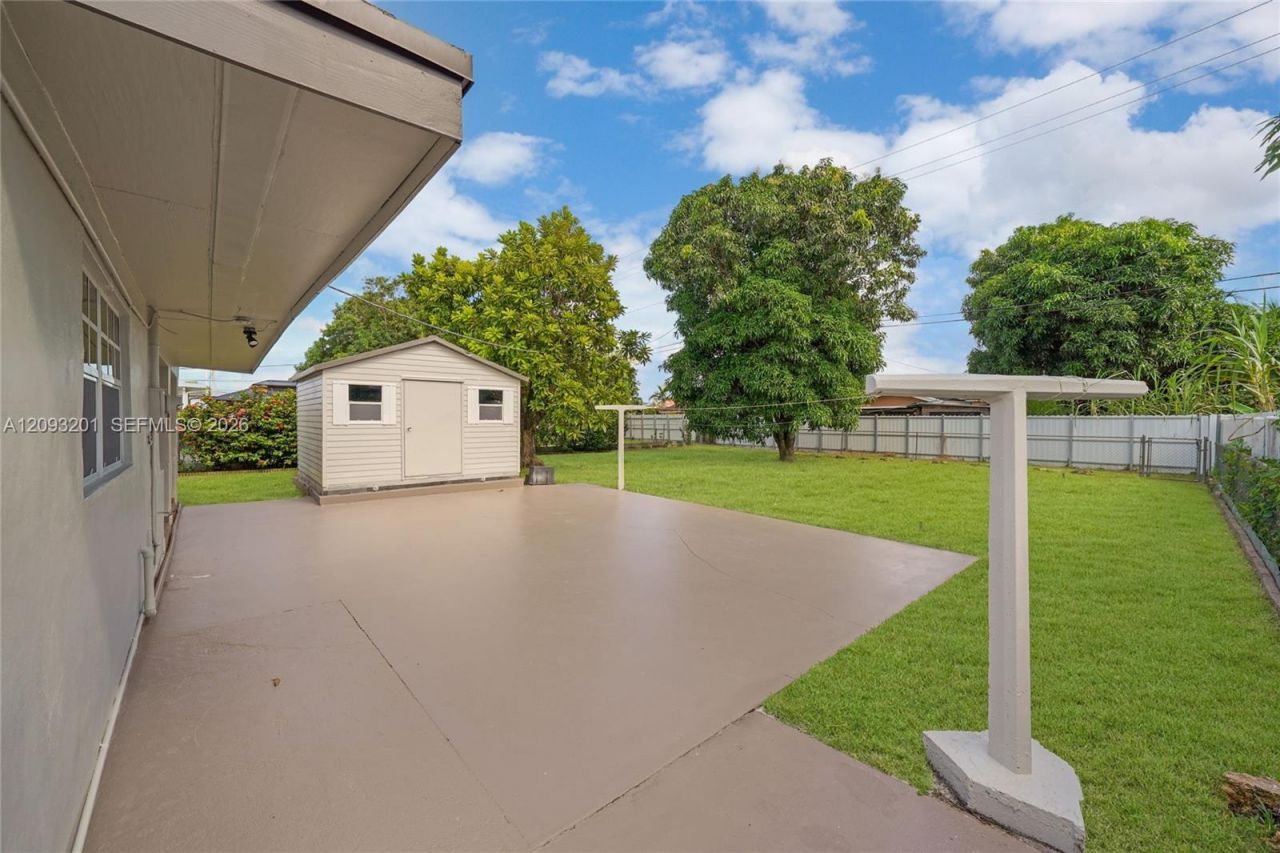 1250 W 34th St , Hialeah, FL 33012 Photo