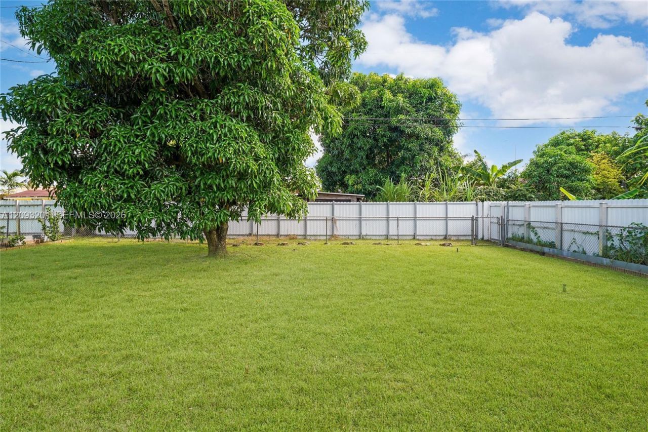 1250 W 34th St , Hialeah, FL 33012 Photo