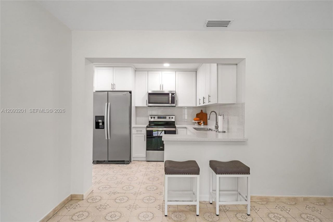 1250 W 34th St , Hialeah, FL 33012 Photo
