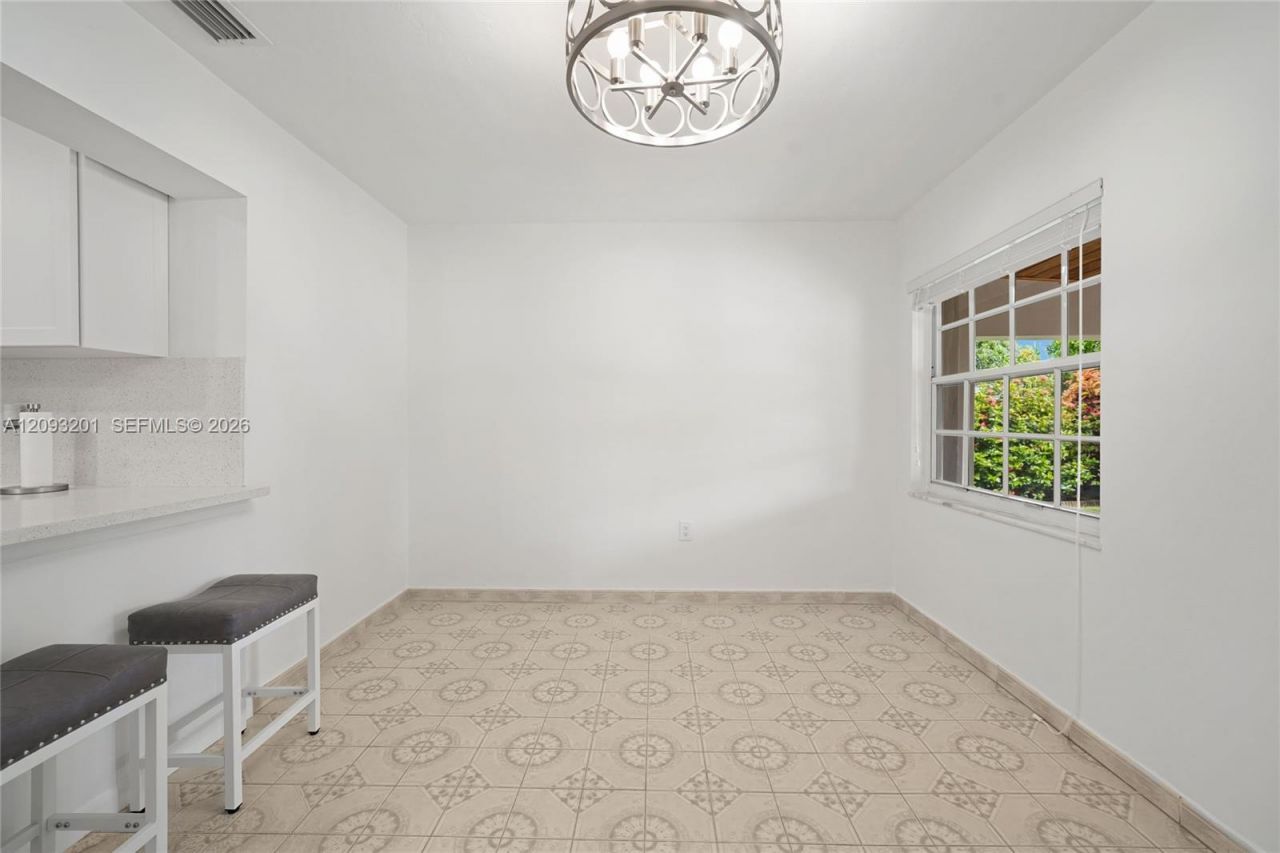 1250 W 34th St , Hialeah, FL 33012 Photo