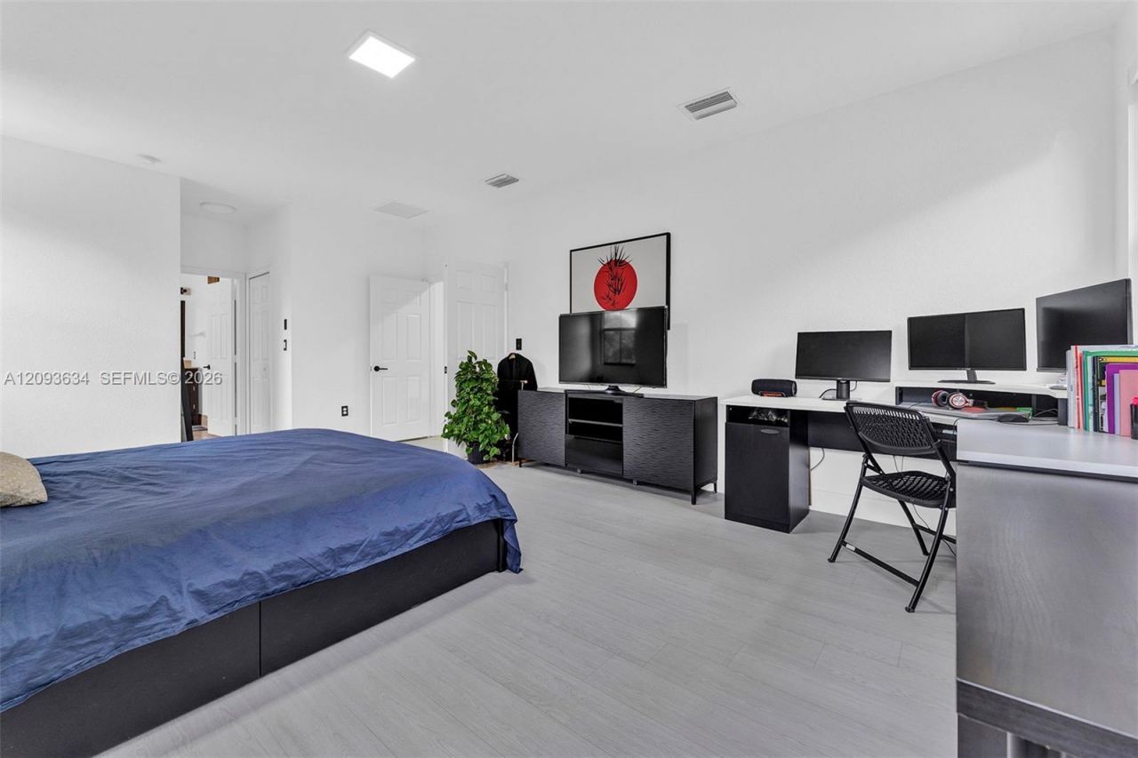 9770 NW 10th St , Unit 9770, Miami, FL 33172 Photo