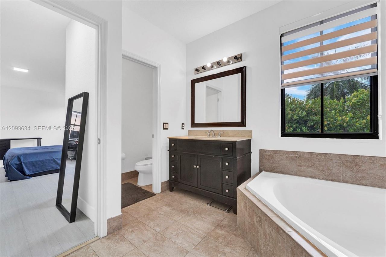 9770 NW 10th St , Unit 9770, Miami, FL 33172 Photo