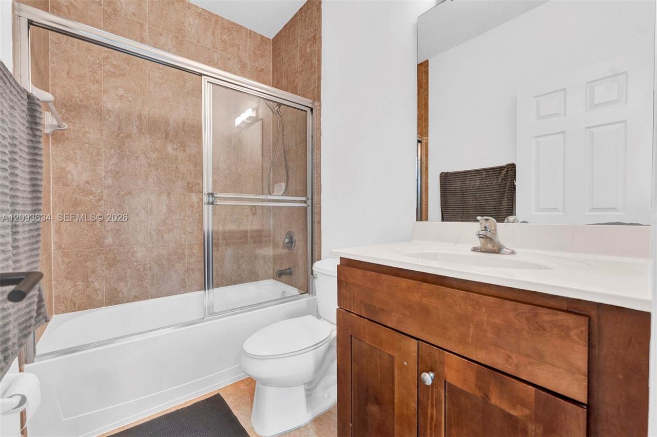 9770 NW 10th St , Unit 9770, Miami, FL 33172 Photo