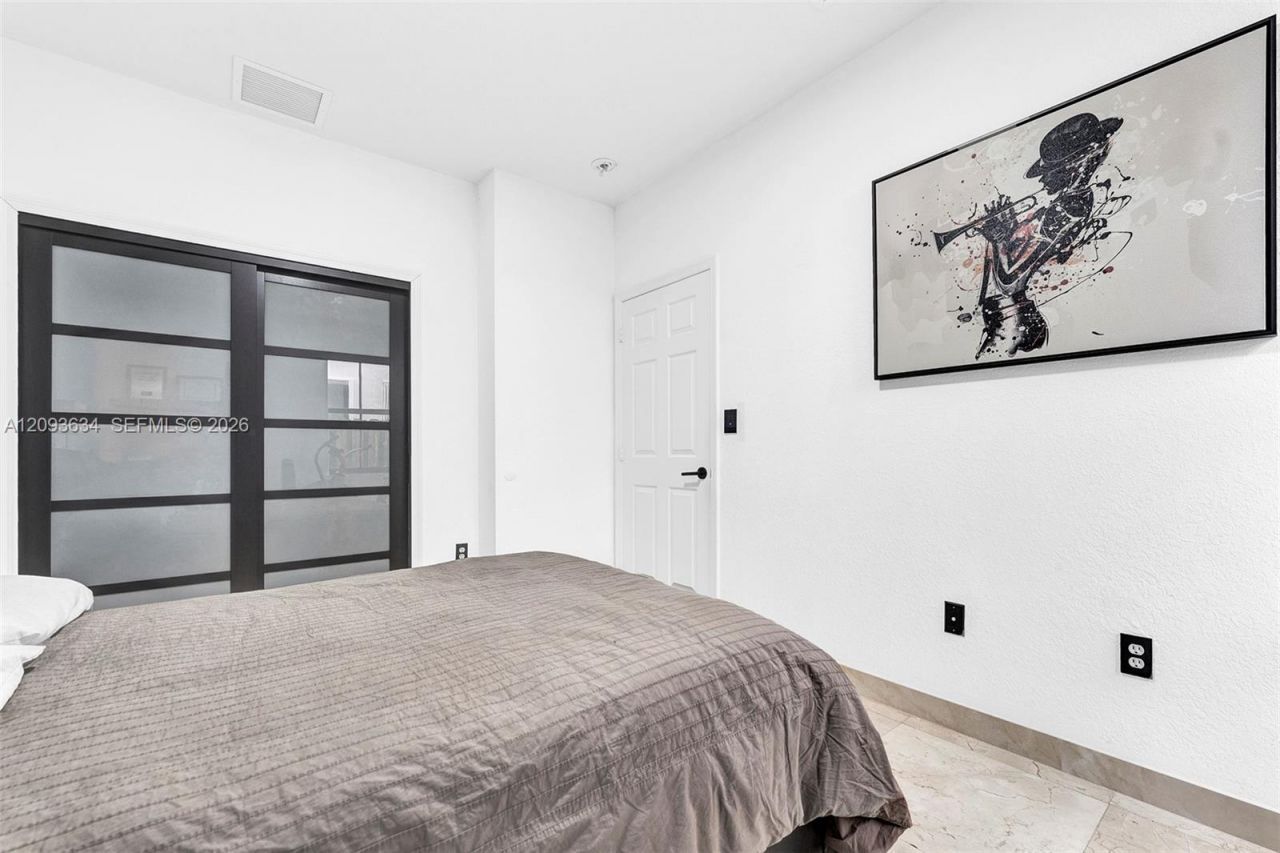 9770 NW 10th St , Unit 9770, Miami, FL 33172 Photo