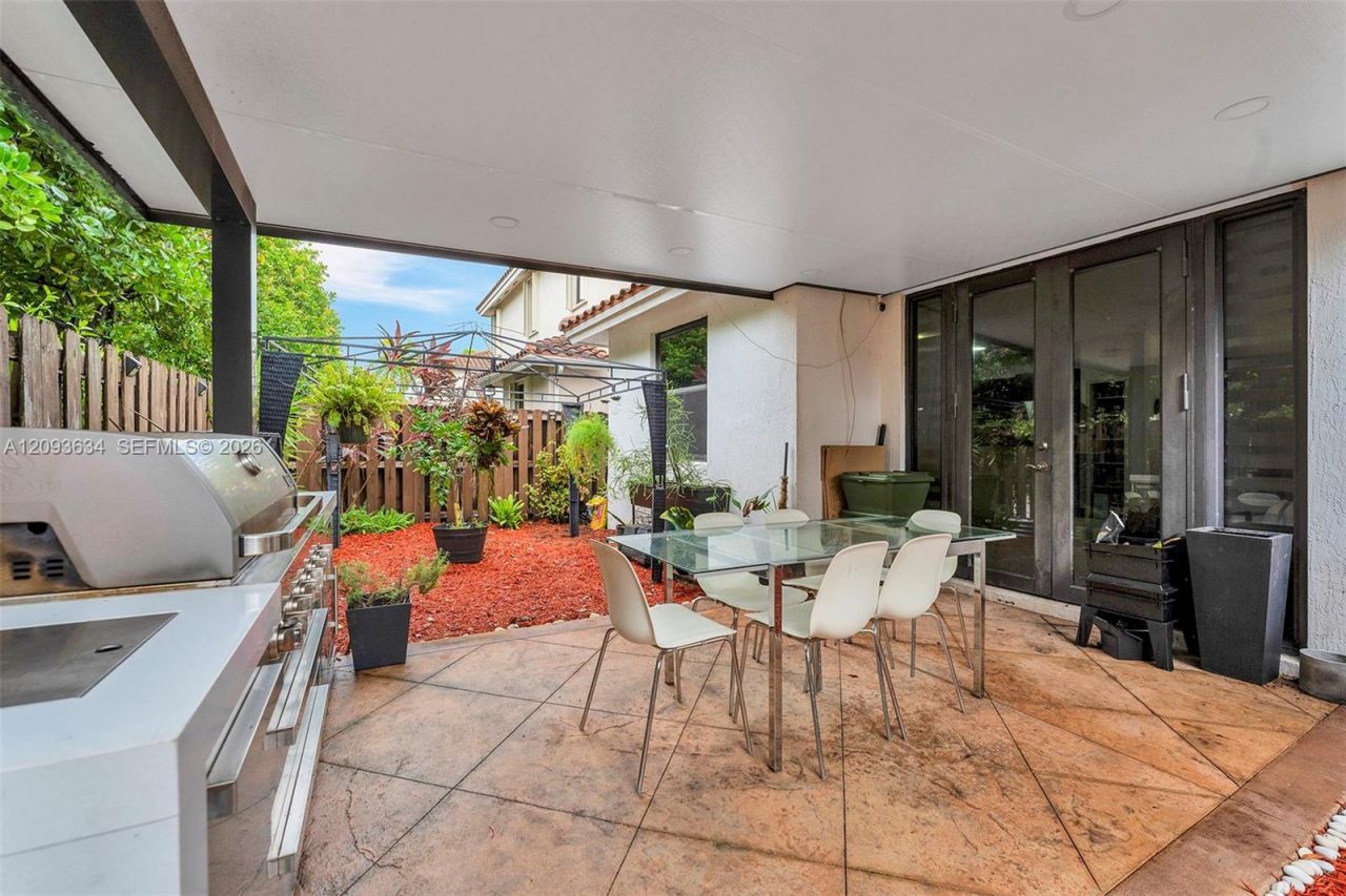 9770 NW 10th St , Unit 9770, Miami, FL 33172 Photo