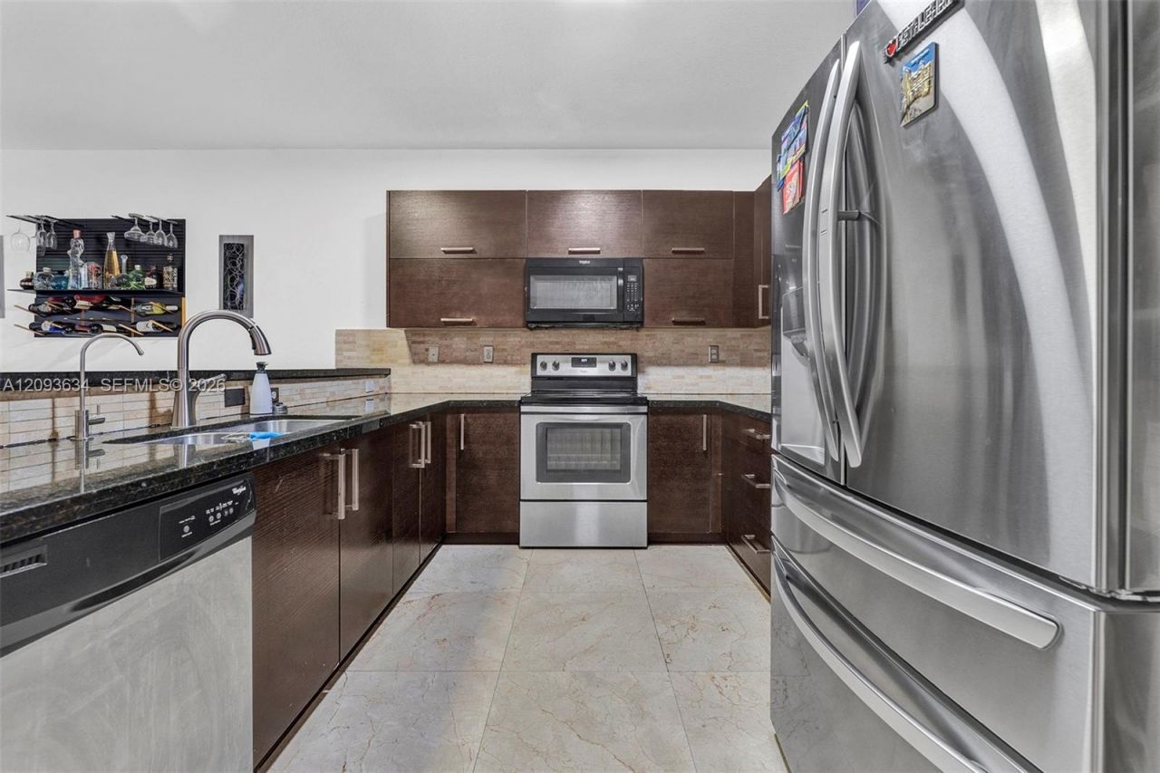 9770 NW 10th St , Unit 9770, Miami, FL 33172 Photo
