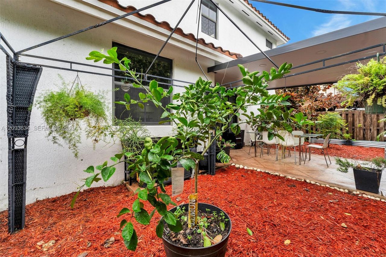 9770 NW 10th St , Unit 9770, Miami, FL 33172 Photo