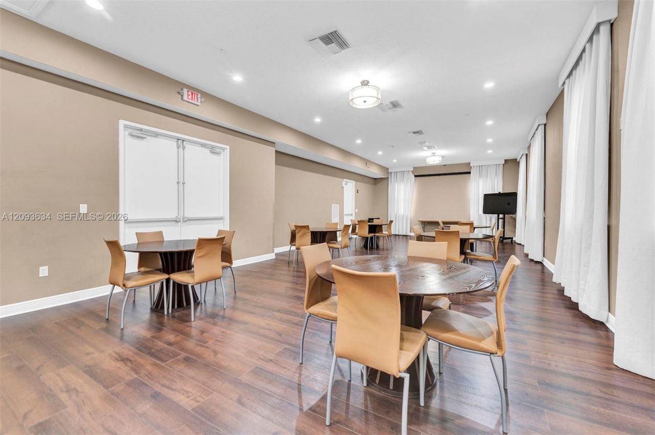 9770 NW 10th St , Unit 9770, Miami, FL 33172 Photo