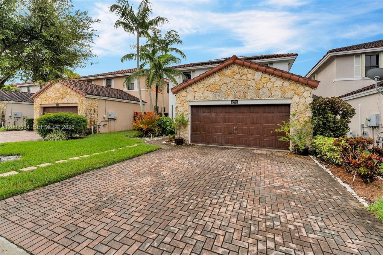 9770 NW 10th St , Unit 9770, Miami, FL 33172 Photo