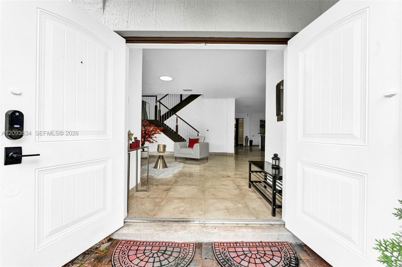 9770 NW 10th St , Unit 9770, Miami, FL 33172 Photo