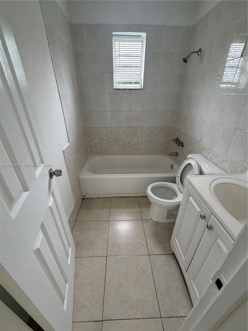 1455 NE 146th St, Unit A, Miami, FL 33161 Photo