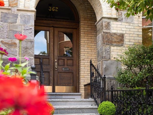 362 Tappan St, Brookline, MA 02445