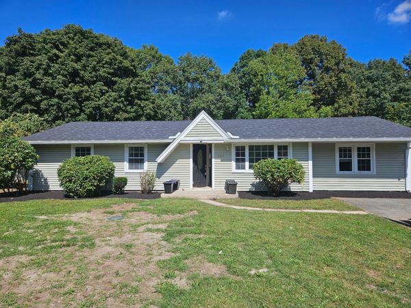 169 Powderhorn Dr., Taunton, MA 02780