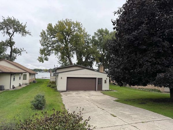 24369 178th Street , Okoboji, IA 51355