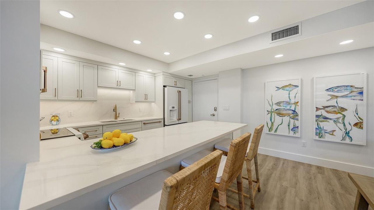 1212 Benjamin Franklin Drive, Unit 604, Sarasota, FL 34236 Photo