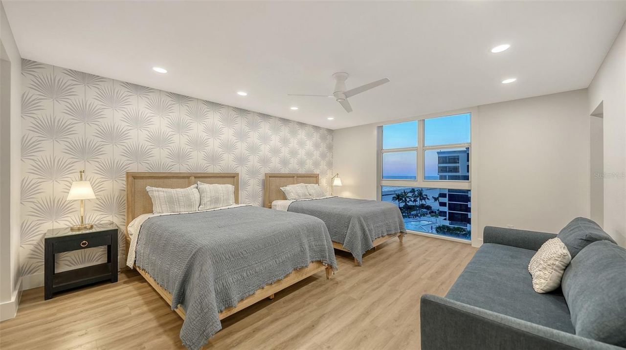 1212 Benjamin Franklin Drive, Unit 604, Sarasota, FL 34236 Photo