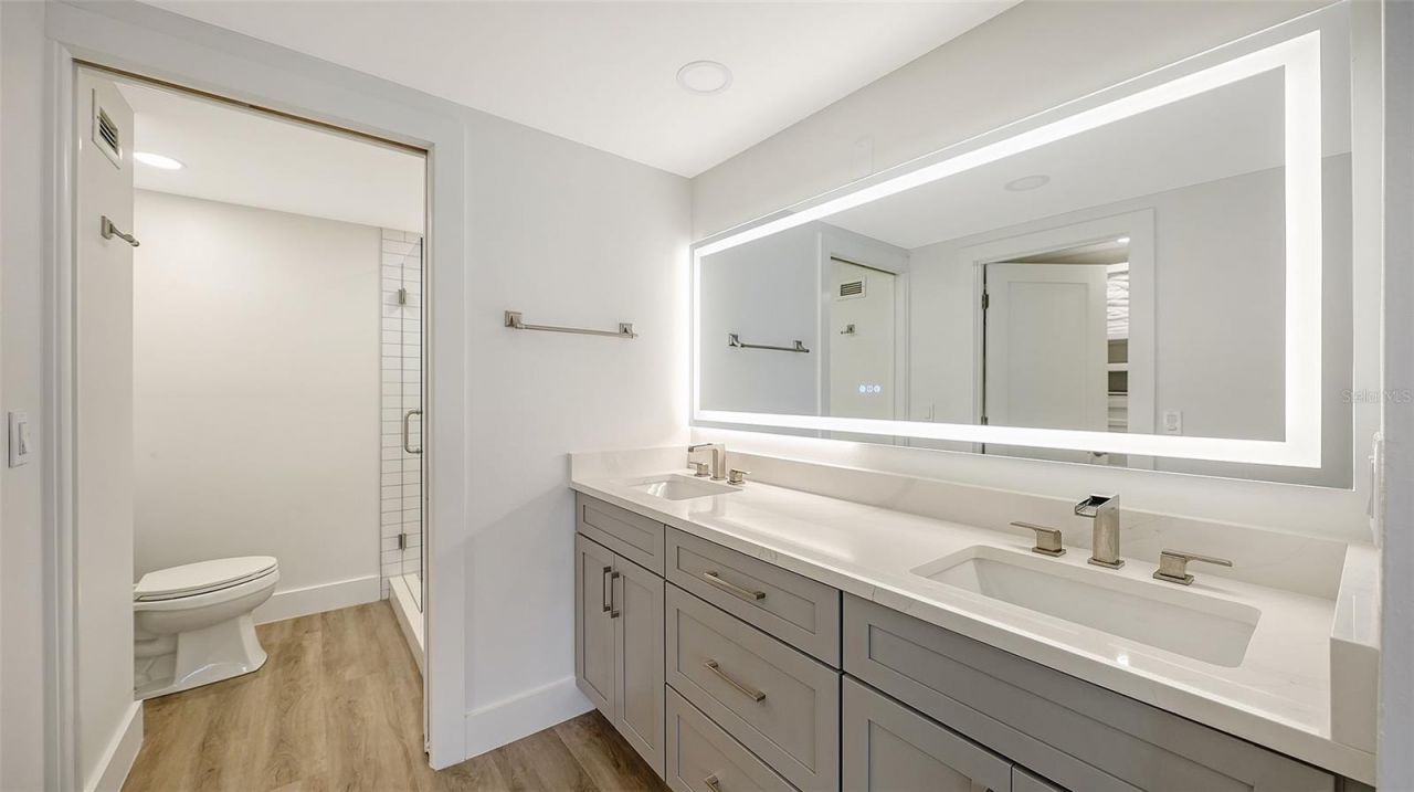 1212 Benjamin Franklin Drive, Unit 604, Sarasota, FL 34236 Photo