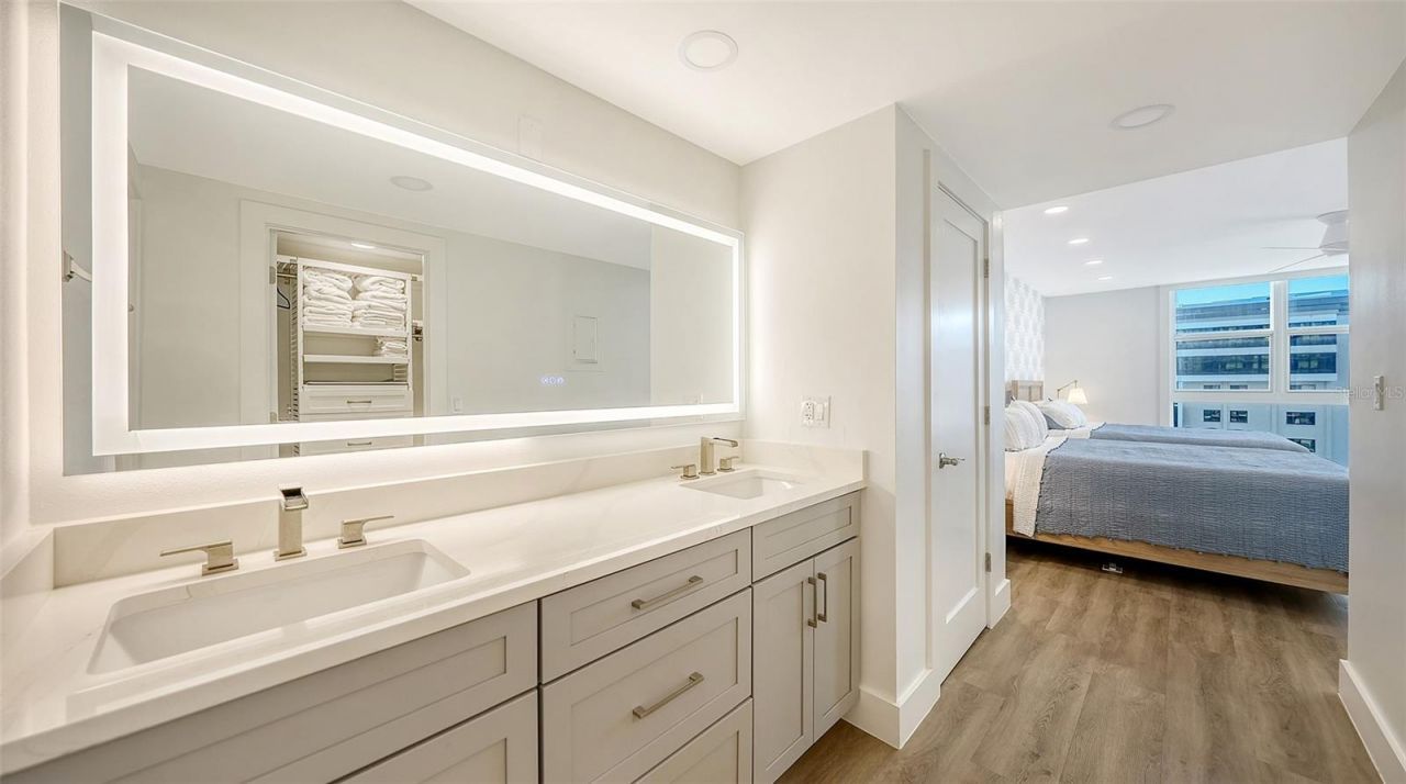 1212 Benjamin Franklin Drive, Unit 604, Sarasota, FL 34236 Photo