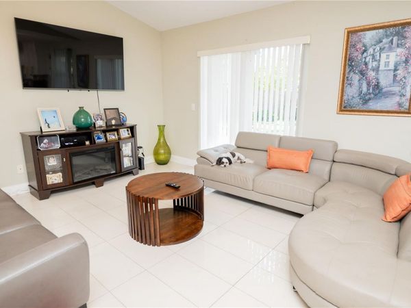 106 RED ROSE CIRCLE, ORLANDO, FL 32835