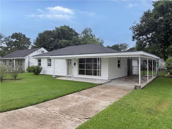713 LANG Street , New Orleans, LA 70131