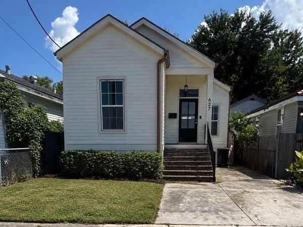 627 GORDON Street , New Orleans, LA 70117