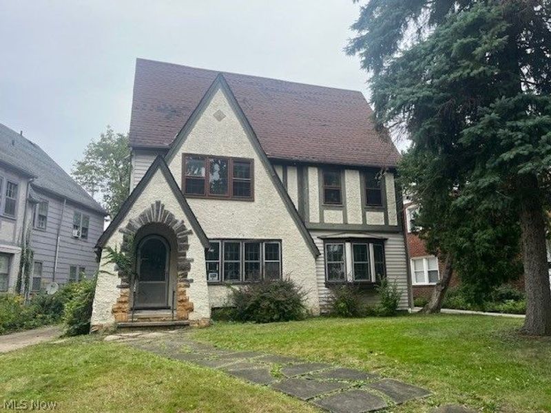 18331 Newell Road, Shaker Heights, OH 44122 Photo 1