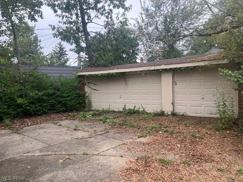 18331 Newell Road, Shaker Heights, OH 44122 Photo 2