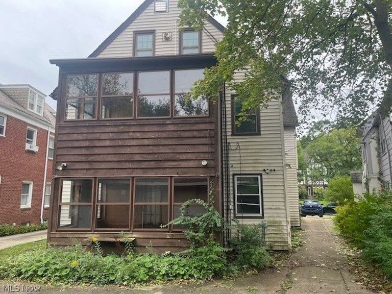 18331 Newell Road, Shaker Heights, OH 44122 Photo 3
