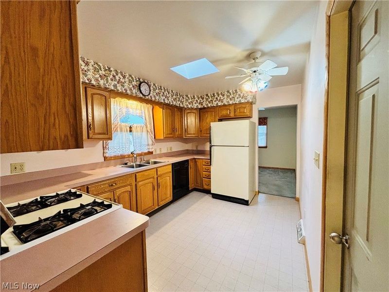 1551 Wilsonway Drive, Barberton, OH 44203 Photo 11