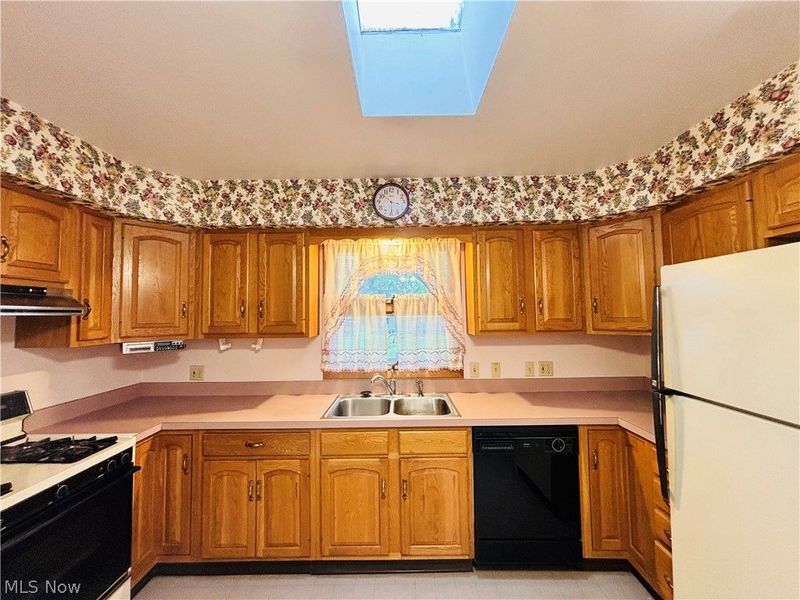 1551 Wilsonway Drive, Barberton, OH 44203 Photo 13