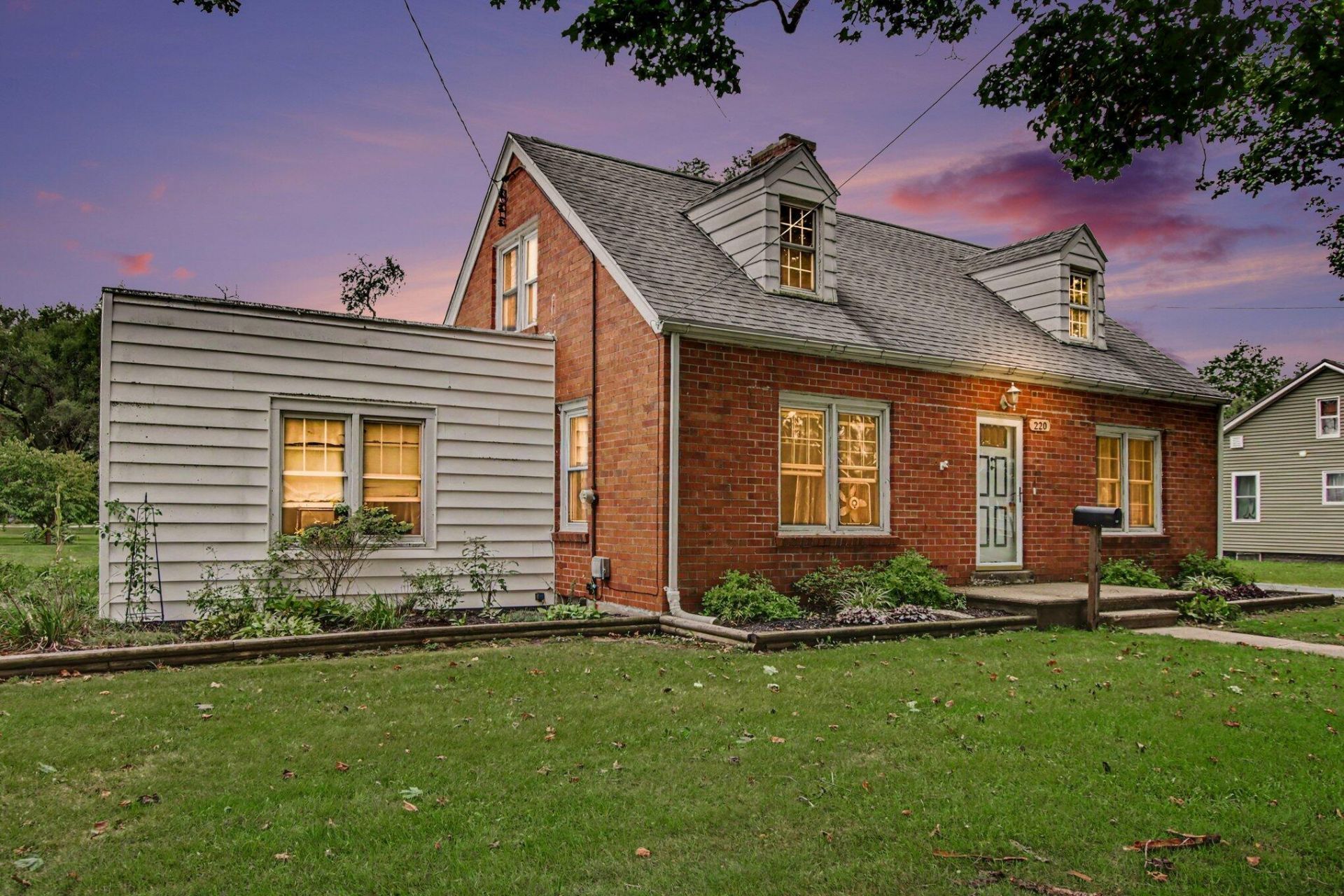 220 S Douglas Street, Bronson, MI 49028 Main Photo