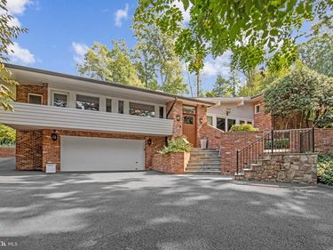 1753 ARMY NAVY DRIVE, ARLINGTON, VA 22202