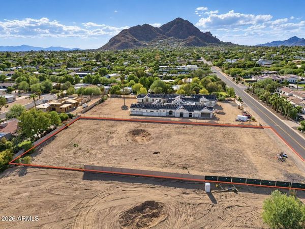 7021 E JACKRABBIT Road, Unit -, Paradise Valley, AZ 85253