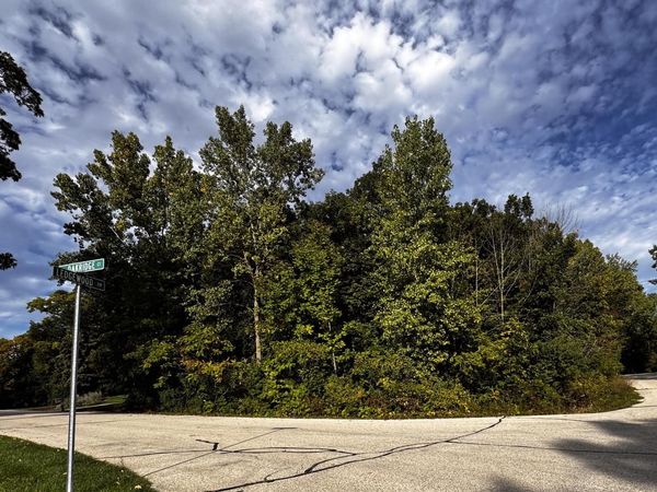 5 OAKRIDGE COURT, Fond Du Lac, WI 54937