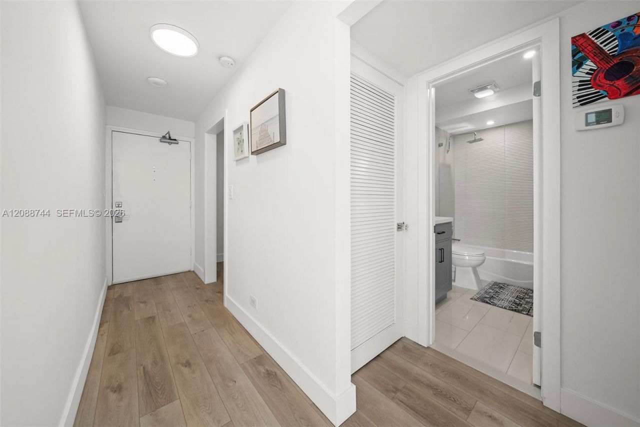 5005 Collins Ave, Unit 1525, Miami Beach, FL 33140 Photo