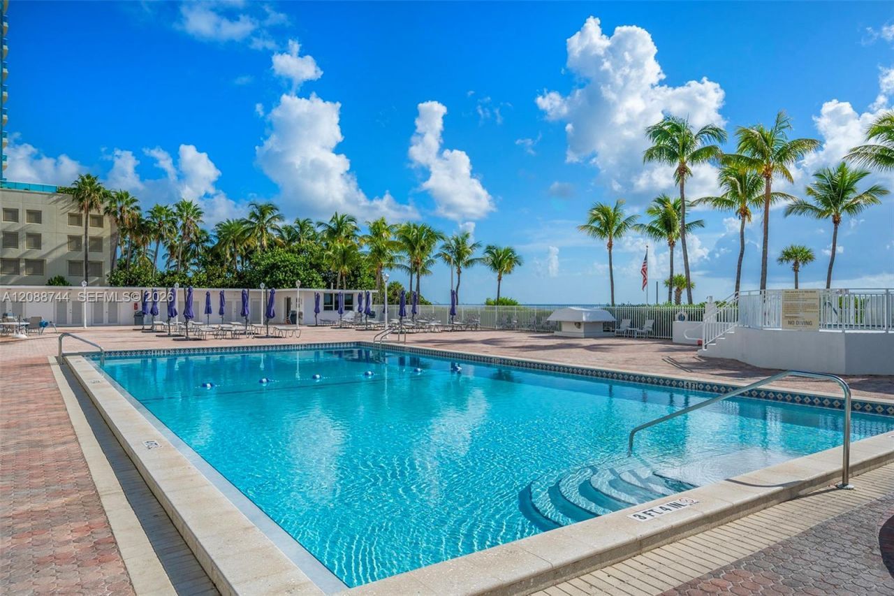 5005 Collins Ave, Unit 1525, Miami Beach, FL 33140 Photo