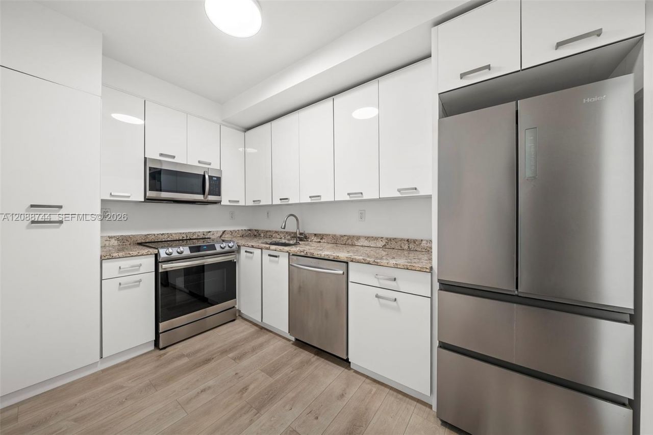5005 Collins Ave, Unit 1525, Miami Beach, FL 33140 Photo