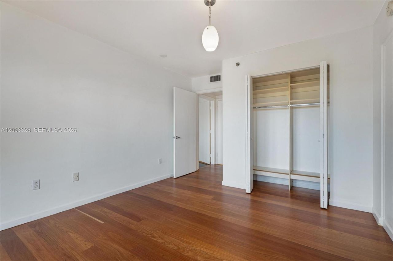 227 Michigan Ave , Unit 405, Miami Beach, FL 33139 Photo