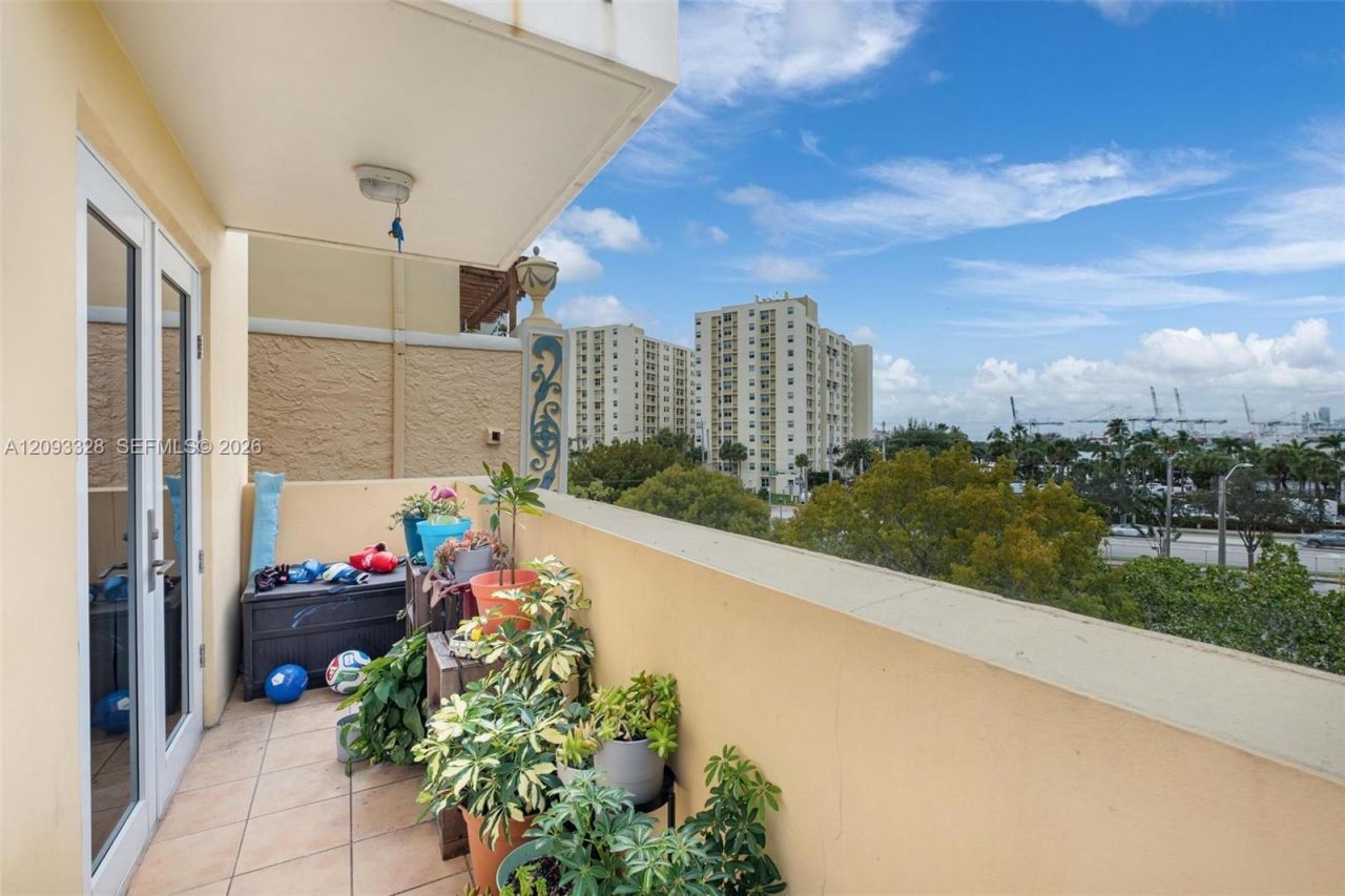 227 Michigan Ave , Unit 405, Miami Beach, FL 33139 Photo