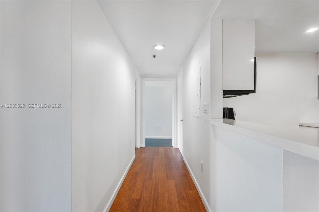 227 Michigan Ave , Unit 405, Miami Beach, FL 33139 Photo