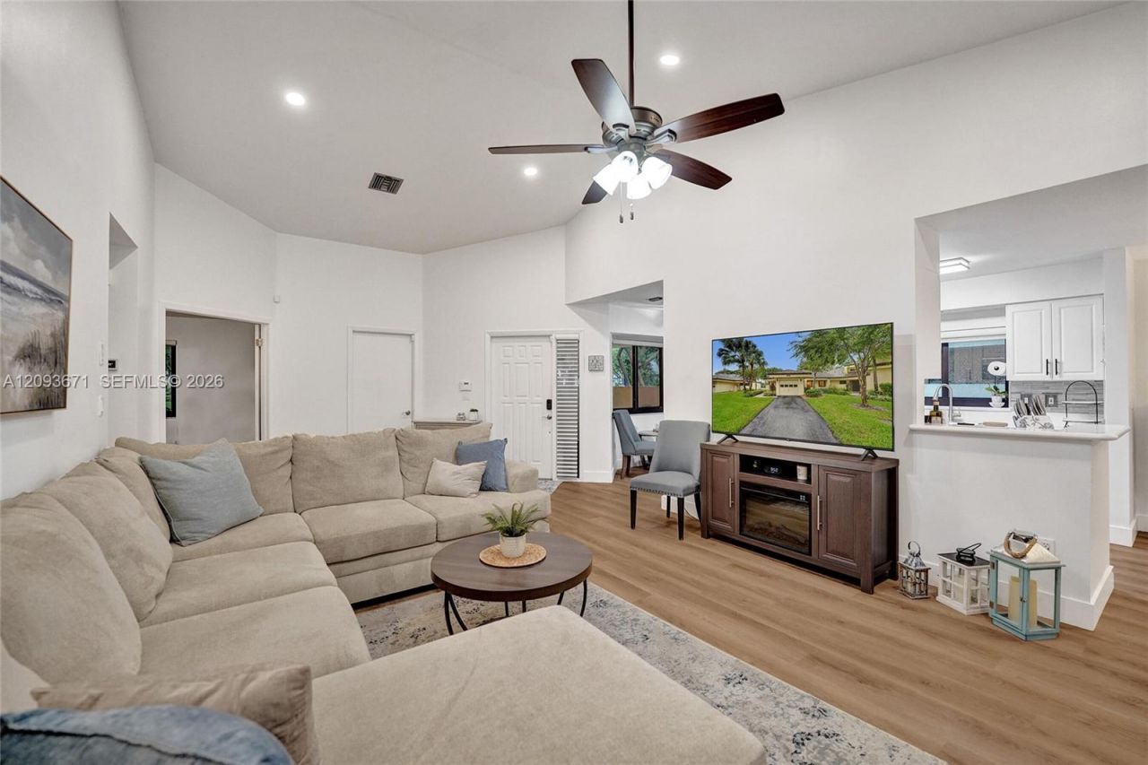 465 NW 95th Ave, Plantation, FL 33324 Photo