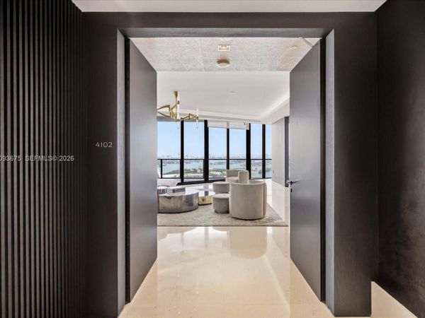 1000 Biscayne Blvd , Unit 4102, Miami, FL 33132