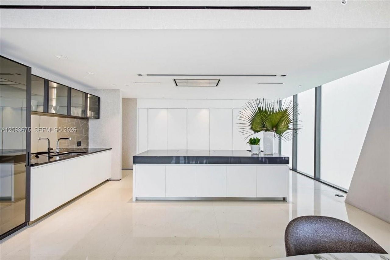 1000 Biscayne Blvd , Unit 4102, Miami, FL 33132 Photo