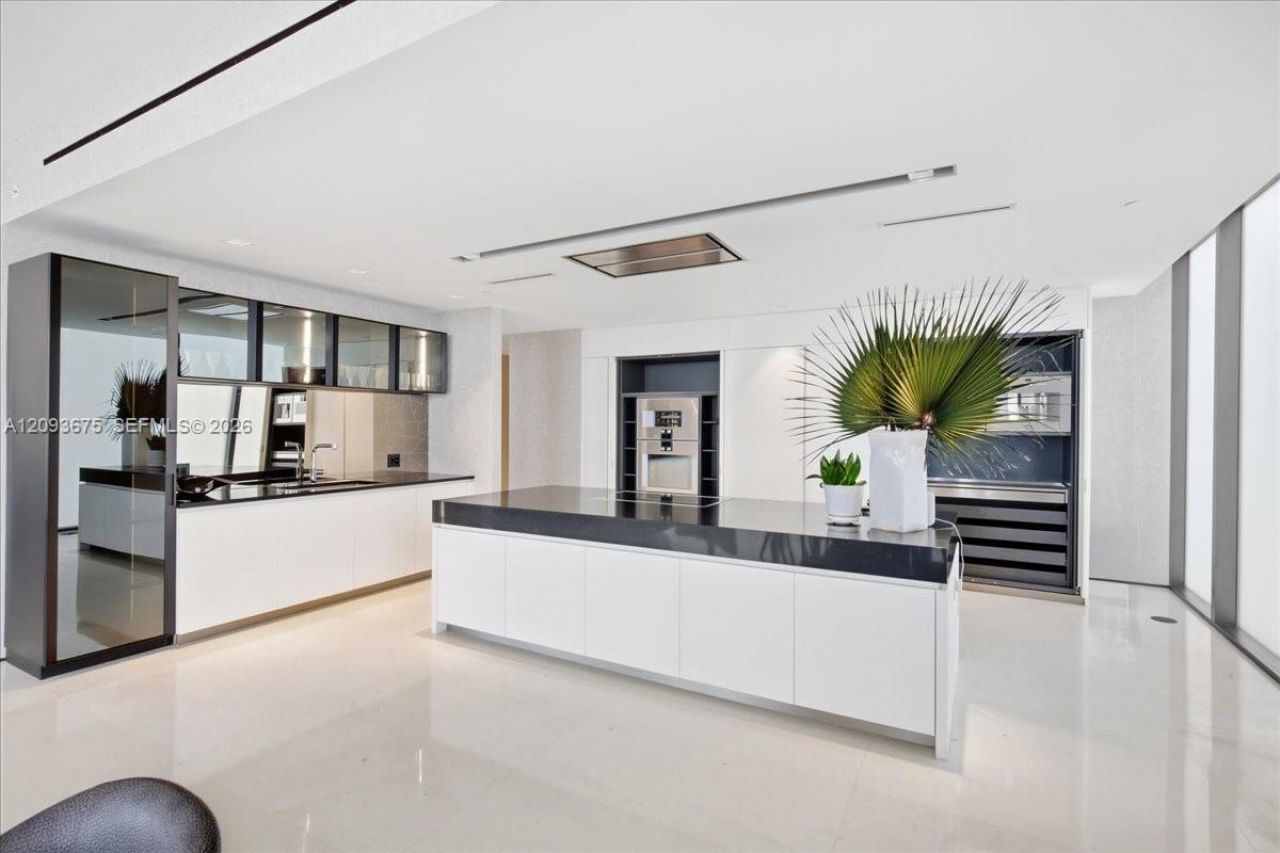 1000 Biscayne Blvd , Unit 4102, Miami, FL 33132 Photo