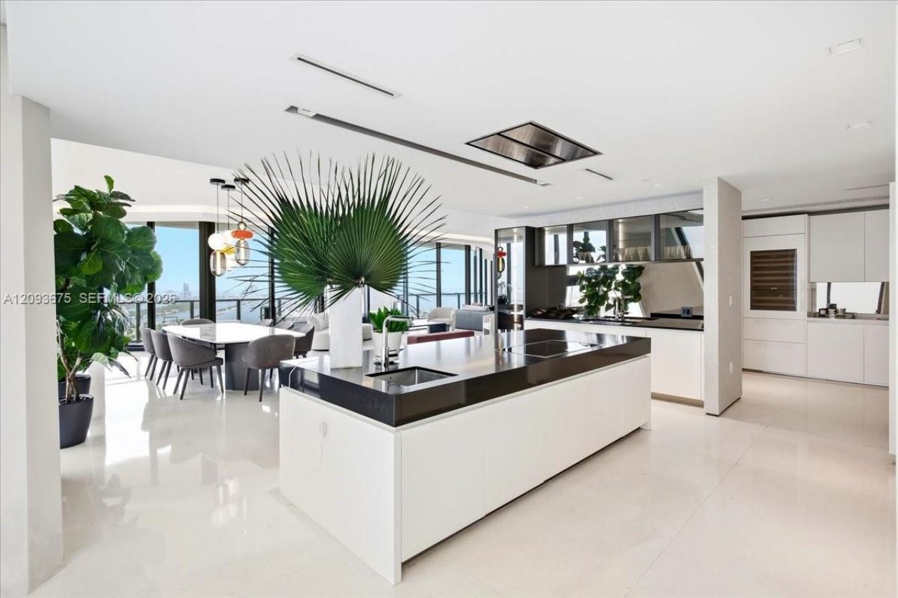 1000 Biscayne Blvd , Unit 4102, Miami, FL 33132 Photo