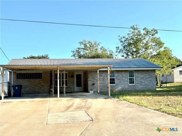 422 W Franklin Street , Goliad, TX 77963